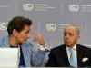 La secrétaire exécutive de la convention cadre des Nations Unies, Christiana Figueres, et le ministre français des Affaires étrangères Laurent Fabius, lors d'une conférence de presse à Bonn, le 20 octobre 2015
