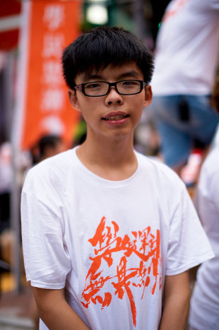 香港學運引起國際媒體的強烈關注，CNN專訪17歲香港少年、學運招集人黃之鋒。（photo by維基百科）