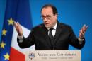 Hollande célèbre les &quot;valeurs&quot; de la France face aux manifestations anti-Charlie