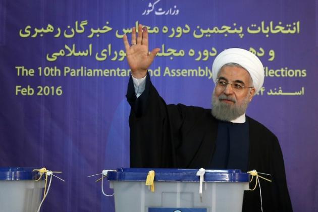 Les Iraniens votent nombreux pour ou contre la poursuite de l'ouverture
