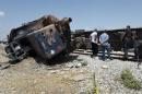 La locomotive renversée après l'accident avec un camion qui a fait 17 morts à 60 kilomètres de Tunis, le 16 juin 2015