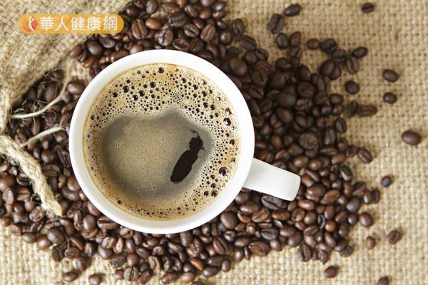 咖啡中的咖啡因和綠原酸有助瘦身，但是必須適量飲用才健康。