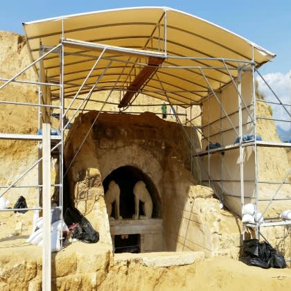 “Ο θησαυρός της Αμφίπολης είναι ασύλητος” - Υπόγειο και σε μεγάλο βάθος το κυρίως τμήμα του τάφου