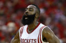 James Harden de los Rockets de Houston tras anotar en el partido contra los Clippers de Los Angeles en los playoffs de la NBA, el domingo 17 de mayo de 2015. (James Nielsen / Houston Chronicle via AP) MANDATORY CREDIT