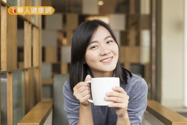 研究顯示，女性常喝咖啡不但不會高血壓，反而可以降低些許的風險。