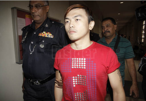 Malaysians flay sex blogger Alvin Tan for fleeing to US