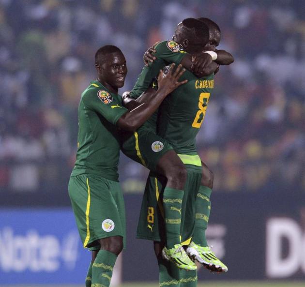 DFR05 MONGOMO (GUINEA ECUATORIAL), 19/01/2015.- Los jugadore senegaleses celebran un tanto ante Ghana durante el partido correspondiente a la Copa de África de fútbol celebrada en el estadio de Mongom