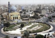 Vista general de la plaza Fardus de Bagdad, Irak, en la que se exhibía la estatua de Sadam Husein que fue derribada por soldados estadounidenses el 9 de abril de 2003. EFE/Archivo