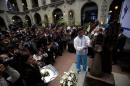 El medallista olímpico guatemalteco Erick Barrondo, este 29 de diciembre, en la conmemoración en el Palacio Nacional de Guatemala del aniversario 18 de la firma de los acuerdos de paz con los que el 29 de diciembre de 1996 se puso fin a una guerra interna que duró 36 años y dejó entre 250.000 muertos o desaparecidos. EFE
