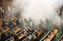Au Kosovo, l'opposition lance des lacrymos dans le Parlement