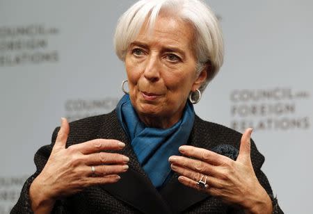 Lagarde del FMI advierte de consecuencias de reestructurar la deuda griega