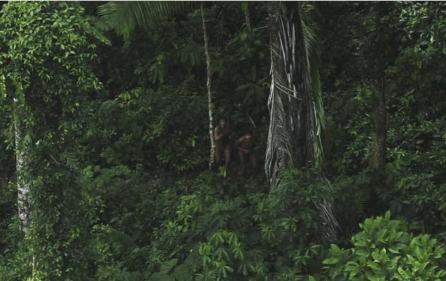 Fotografían a una tribu desconocida del Amazonas 2014-03-28T164658Z_1076072109_GM1EA3T00N501_RTRMADP_3_BRAZIL