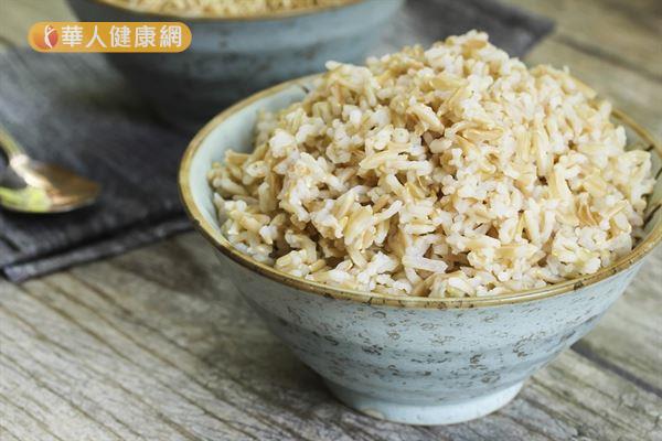 糙米較白米保留的營養成分最完整，米糠層含有豐富纖維質和鎂、鋅、磷、鉀等礦物質。