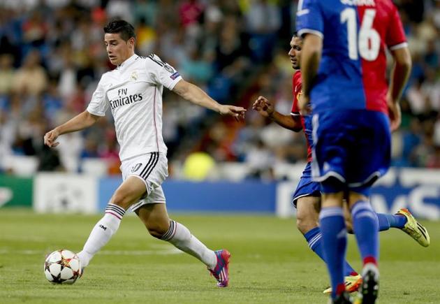 GRA582. MADRID. 16/09/2014.- El centrocampista colombiano del Real Madrid James Rodríguez controla el balón durante el partido de la primera jornada de la fase de grupos de la Liga de Campeones que se