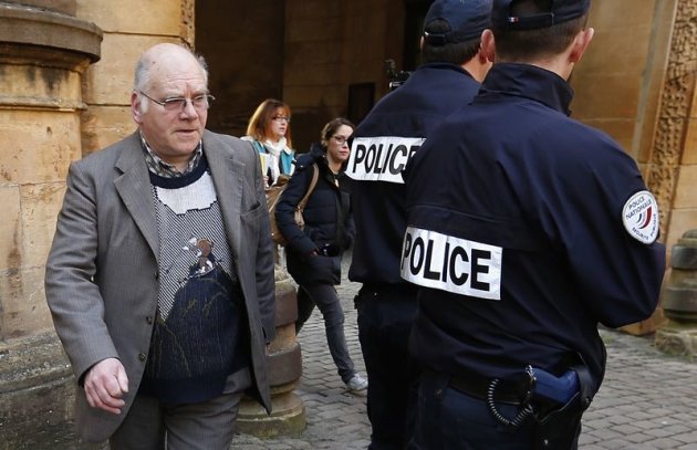 Le procureur de Metz a ouvert mercredi une information judiciaire contre Henri Leclaire. Cet homme de 65 ans, invité à témoigner au procès de Francis Heaulme - ajourné mardi -s'est rapidement trouvé en position d’accusé dans l’affaire du meurtre de deux enfants de huit ans en 1986 à Montigny-lès-Metz. /Photo prise le 1er avril 2014/REUTERS/Vincent Kessler