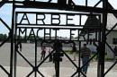 Dachau, rubata la targa nazistaCon la scritta   "Arbeit Macht Frei"