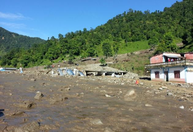 Un village dans le district de Kaski dans l'ouest du Nepal est inondé après de fortes pluies, le 30 juillet 2015