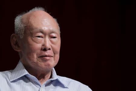 Modern Singapores founding father, Lee Kuan Yew, dies at 91.