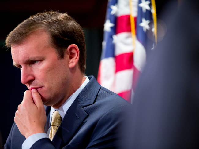 (AP Photo/<b>Andrew Harnik</b>) Chris Murphy at a press conference in Washington in ... - Democratic_senator_reacts_to_Orlando-64c6450235031934a320200589ae8a7f