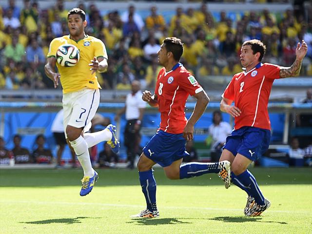 World Cup - Brazil survive Chile shootout to make quarter-finals