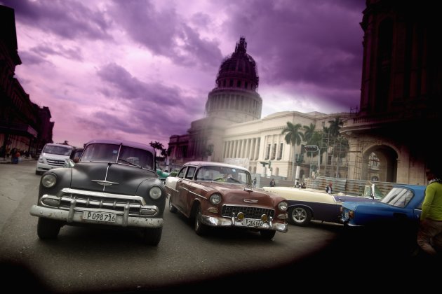 Por qué los autos clásicos que circulan en Cuba no interesan a los coleccionistas de EEUU Cubans-face-reality-ties-u-20150126-231704-152