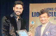 Not Shah Rukh Khan, But Abhishek Bachchan Bagged Best Actor Award For Happy New Year