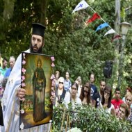 Πάνω από 300.000 πιστοί για να προσκυνήσουν το λείψανο της Αγίας Παρασκευής στη Ρουμανία