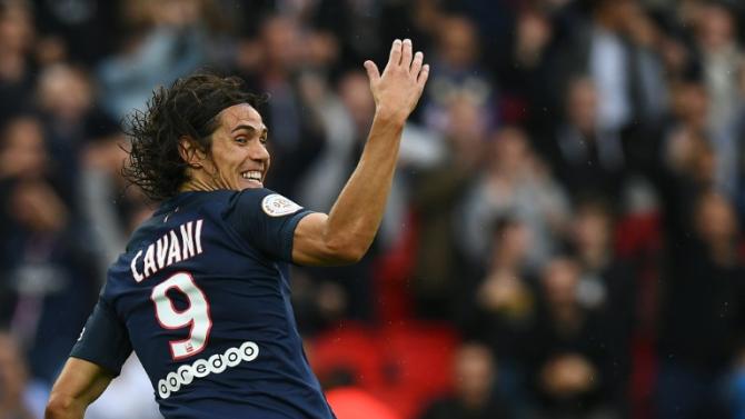 Edson Cavani, do Paris Saint-Germain, comemora gol durante partida contra o Bordeaux, em Paris, no dia 1Âº de outubro de 2016