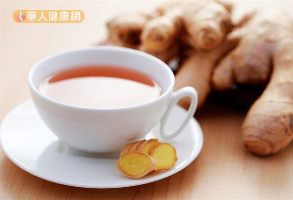 暖薑紅茶溫暖身體的效果很好，對排水而言是不可或缺的要角。