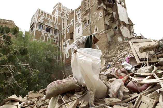 UN extends snarled Yemen peace talks as blasts kill dozens - Yahoo.