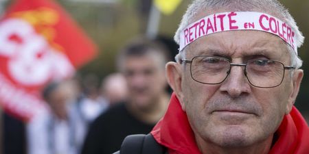 Un manifestant pour le pouvoir d'achat des retraités, mardi 30 septembre à Paris