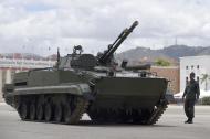 Tanque russo BMP-3, na base militar de Caracas, em 14 de março de 2015