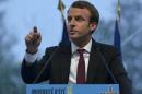 Emmanuel Macron fustige les 35 heures devant les patrons du Medef