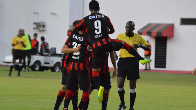 Vitória 3 x 2 Corinthians: De virada, Leão da Barra vence o Corinthians em Salvador