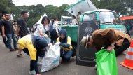 Hingga Sore Hari, Pasukan Semut Kumpulkan 10 Ton Sampah
