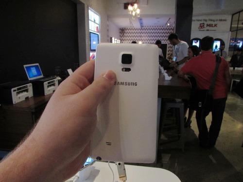 Back of the Samsung Galaxy Note Edge