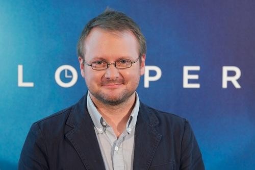 'Looper' Director Rian Johnson Reportedly Will Write and Direct 'Star Wars: Episode VIII' 