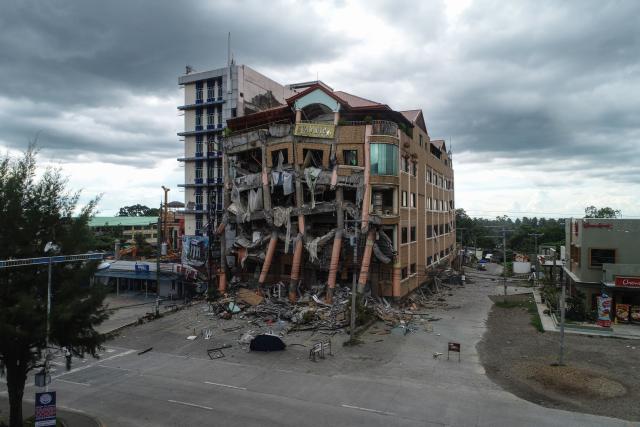 File Photo: A general view shows a damaged building after a 6.5-magnitude earthquake hit Kidapawan town, north Cotabato province, on the southern island of Mindanao on October 31, 2019. (Photo: FERDINANDH CABRERA/AFP via Getty Images)