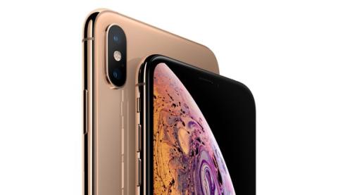 iPhone XS and XS Max in gold