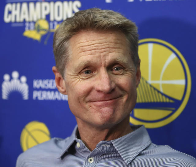Steve Kerr pokes fun at Rockets by flopping to open his press conference 5cc75b88240000b500258ed3