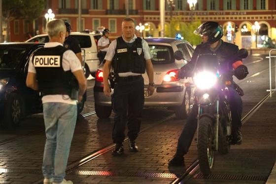 法國-國慶日恐怖攻擊》度假勝地尼斯 恐怖分子駕車衝撞、開火掃射 傷亡慘重