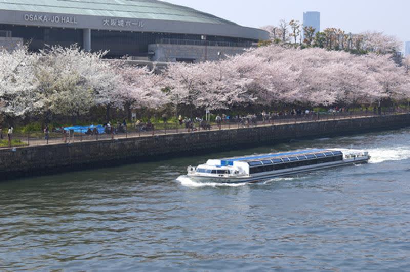 大阪水上巴士（照片來源：大阪觀光局PHOTO　LIBRARY）http://www.osaka-info.jp/photo_library/