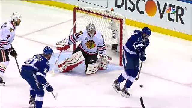 Killorn bats puck out of mid-air on backhand