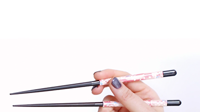 How To Hold Chopsticks So You Don T Look Totally Clueless