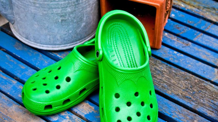 eagles crocs