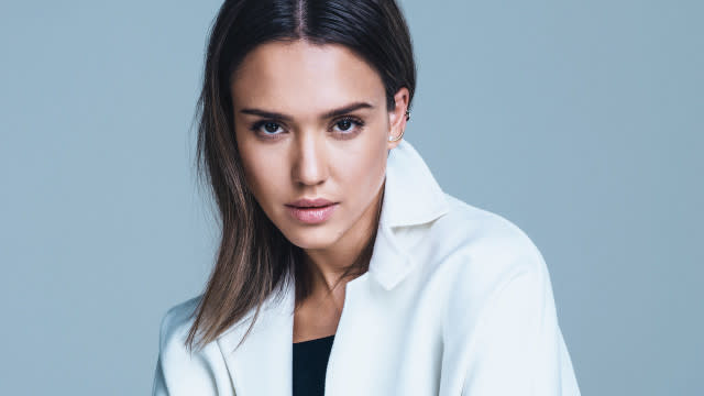 Jessica Alba Plays “Would You Rather”