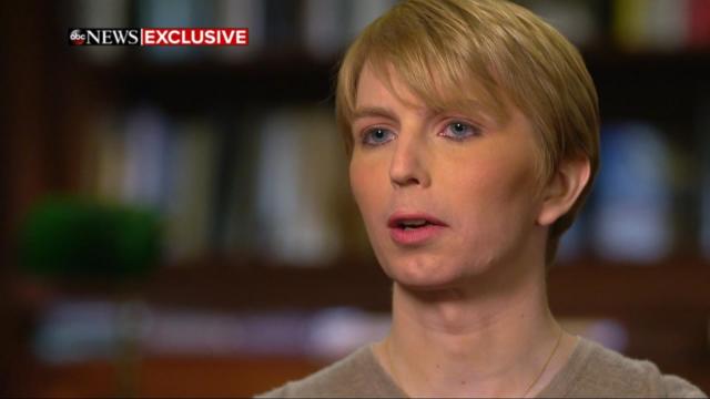 Chelsea Manning Poses In Swimsuit For Vogue This Is What Freedom Looks Like
